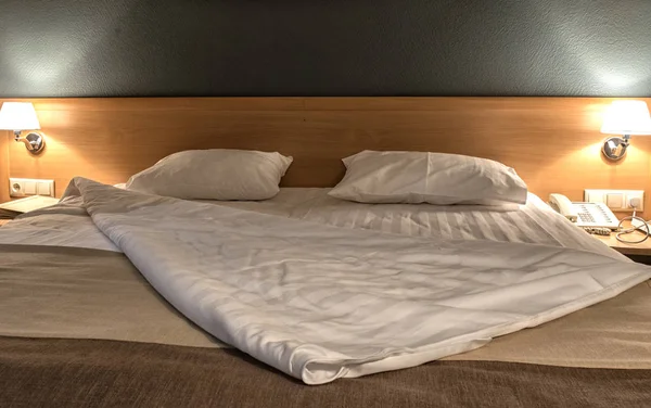 Ovansida Vita Sängkläder Lakan Och Kudde — Stockfoto