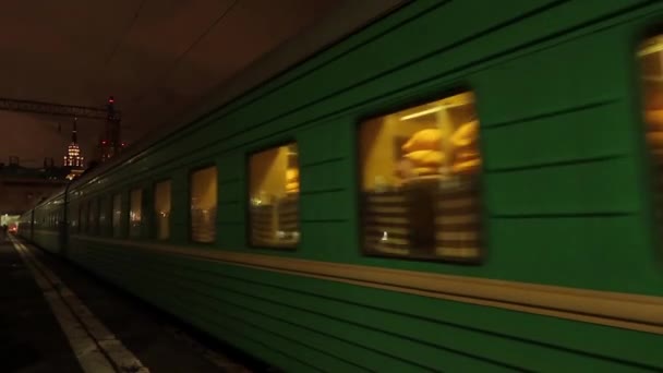 Zug Zug Bewegt Sich Der Zug Mit Den Waggons Durch — Stockvideo