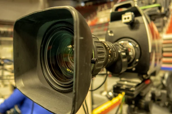 TV broadcast of the event from the theater. — Stock Photo, Image