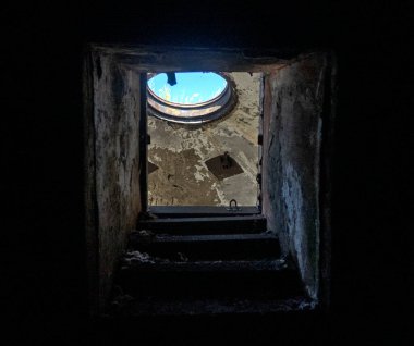 Askeri savunma tahkimatı. Eski Sovyet füze üssü. Vladivostok Rusya.