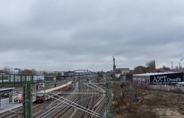 Vista de las vías del tren desde el Puente de Varsovia — Foto de Stock