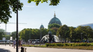Berlin 'deki Neptün Çeşmesi
