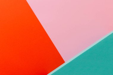 Renkli arka plan üzerinde Yeşil ayakkabı kutusu