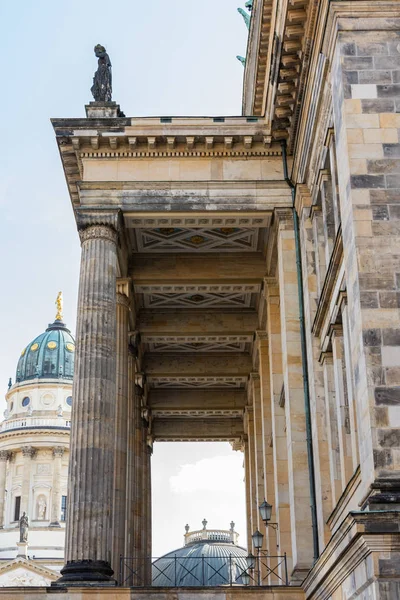 Le Konzerthaus Berlin dans le quartier central de Mitte — Photo