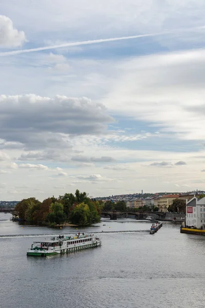 Panorama del fiume Moldava dal Ponte Carlo — Foto Stock