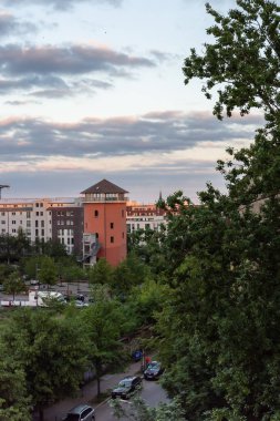 Sokak kavşağı Hermann-Blankenstein-Strabe ve Otto-Ostrowski-Strabe