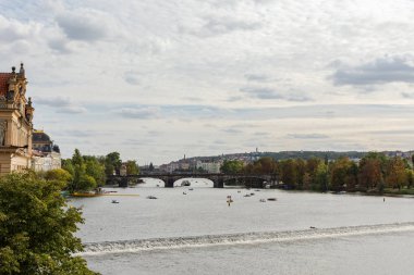 Charles Köprüsü'nden Vltava nehri panoraması