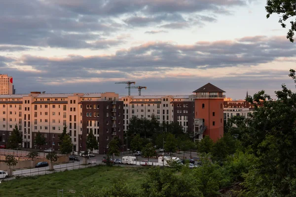 Sokak kavşağı Hermann-Blankenstein-Strabe ve Otto-Ostrowski-Strabe