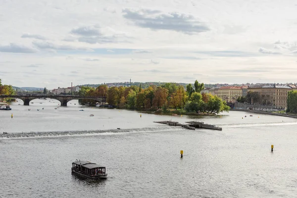 Panorama del fiume Moldava dal Ponte Carlo — Foto Stock