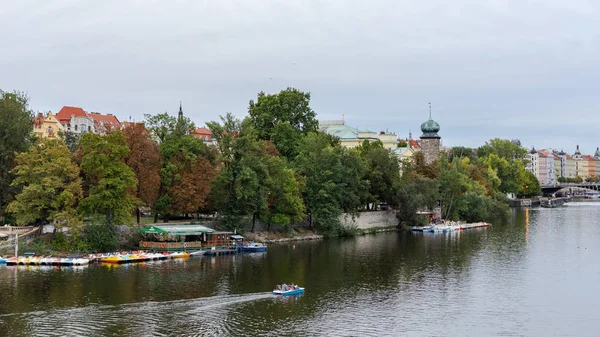 Panorama del fiume Moldava dal ponte della Legione — Foto Stock