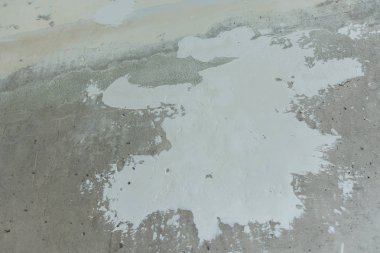 Beyaz macun ile duvar macunlama