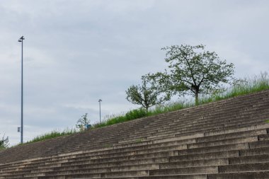 Park Velodrom'da taş basamaklar, Berlin