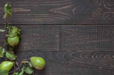 Taze organik yeşil armutlar