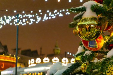 Süslü Noel ağacı