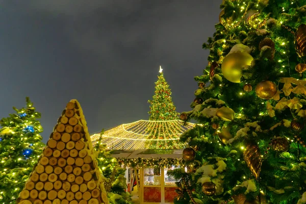 stock image Christmas market on Red Square in Moscow city center, Decorated and illuminated Red Square for Christmas in Moscow.