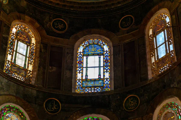 Starověká Hagia Sophia nebo Aya Sofya je nejvyšší památky Istanbulu. Vinobraní interiér Hagia Sophia — Stock fotografie