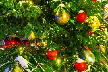 Noel ağacında Noel süsleri