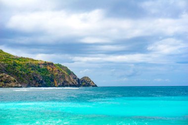 Beyaz kum ile en iyi plajda güzel sahne, tropik ada Lombok okyanus koyun Mawun, hiçbir kişi ile tropik plaj