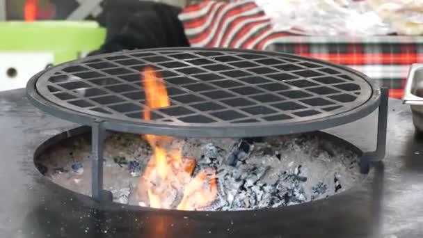 Churrasqueira Brasas Brilhantes Grill Carvão Quente Vazio Com Uma Chama — Vídeo de Stock