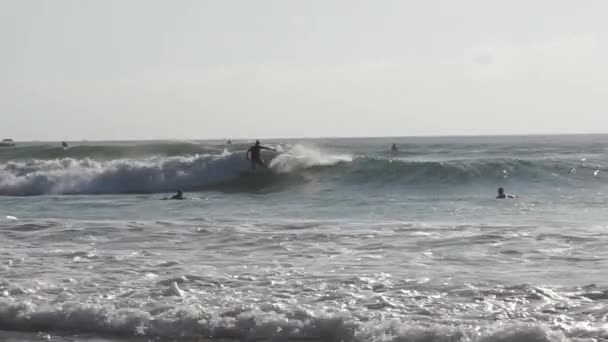 Surfing Oceanie Bali Island Indonezja Surferów Surfing Deski Surfingowej Błękitne — Wideo stockowe