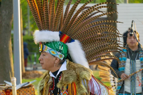 Moscow, Russia May 26, 2019: A group of Native American Indians in national costumes — Stock Photo, Image