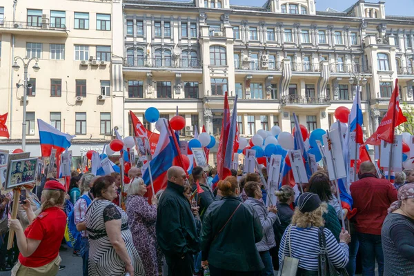 МОСКВА, РОССИЯ - 9 мая 2019 года: Бессмертное шествие полка в День Победы . — стоковое фото