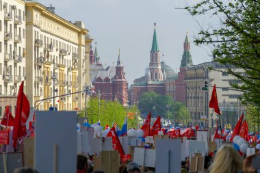 Moskova, Rusya - 9 Mayıs 2019: Zafer Bayramı'nda ölümsüz alay alayı.