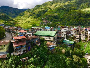 Renkli kaotik binaları önünde yükselişi teraslar Banaue, Filipinler