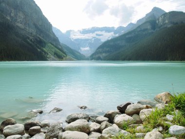Göl Lousie - Rocky maliyet ile dağ arka plan (inkl. Boş alan) ,