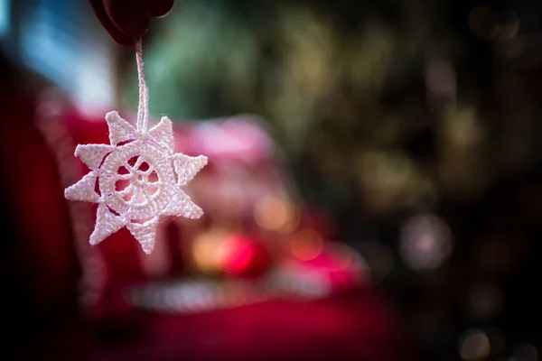 El yapımı snow flake süsleme