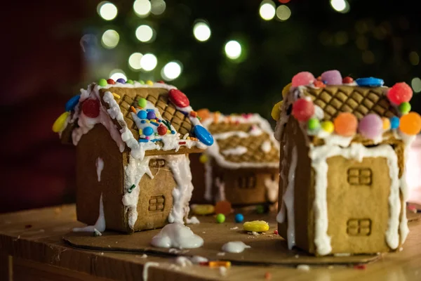 Gingerbread ev köyü dekore edilmiş