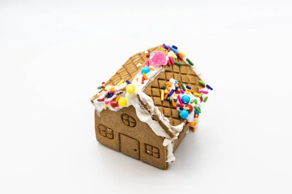 Beyaz arka plan üzerinde ev gingerbread