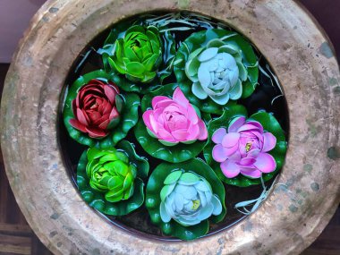 Mükemmel 7 yapay lotus yerleştirilir