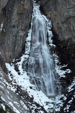 Linndalsfallet şelale Amotan gorge, Norveç'te Trollheimen Milli Parkı içinde.