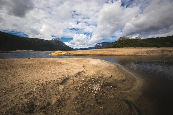 Gjevilvatnet Margens Lago Grande Lago Meio Das Montanhas Trollheimen Noruega — Fotografia de Stock