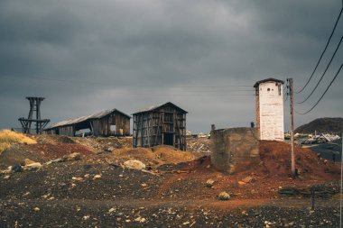 Maden kasabası Roros Norveç, fantastik orijinal eski Norveççe kentindeki bir unesco Dünya Mirası alanı ayarlayın. Geleneksel ahşap mimarisi. Geniş panoramik görünüm.