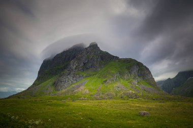 Eggum alan Lofoten Adaları'nın güzel manzara. Norveç'te yaz.