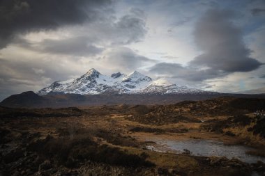 Uzak manzara Cuillin Hills Dağları, Sligachan alan, Isle of Skye, Highlands üzerinde. Kış saati.