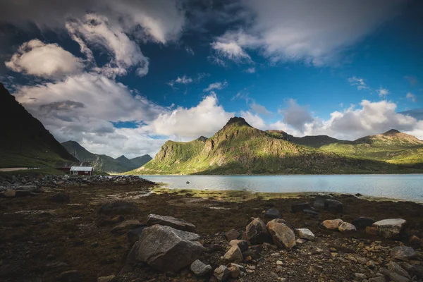 Atemberaubende Küsten Der Flakstadpollen Meeresbucht Auf Den Lofoten Norwegen Blick — Stockfoto