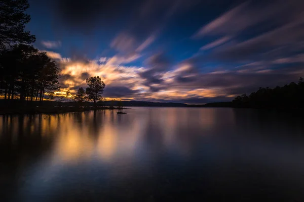 Solnedgången Ljus Och Kvällen Stämning Vid Sjön Jonsvatnet Norge Trondheim — Stockfoto