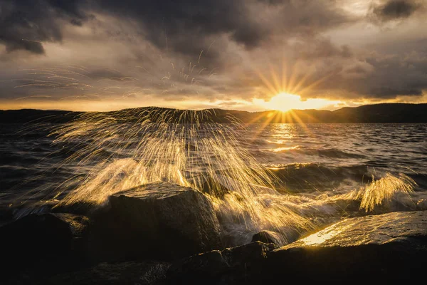 Solnedgången Ljus Och Kvällen Stämning Vid Sjön Jonsvatnet Norge — Stockfoto
