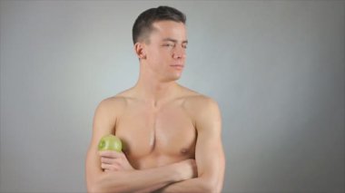 Diyet. İyi adam ve yeşil elma. Sağlıklı yaşam tarzı