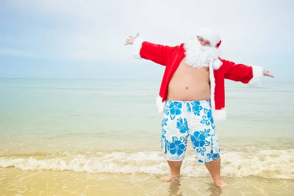 Engraçado Papai Noel Shorts Praia — Fotografia de Stock