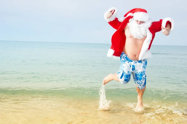 Engraçado Papai Noel Shorts Praia — Fotografia de Stock