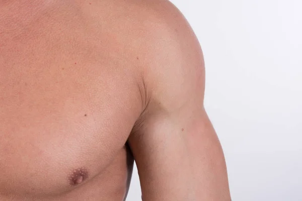 Jovem Fisiculturista Atraente Tipo Com Belo Corpo Musculoso Sem Camisa — Fotografia de Stock