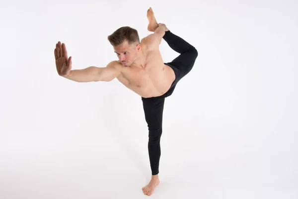 Jeune Homme Beau Yoga Entraînement Détente Mode Vie Sain — Photo