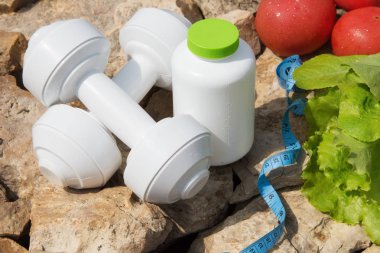 Spor ve diyet. Sebze ve taze su. Sağlıklı beslenme ve spor