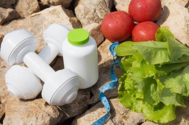 Spor ve diyet. Sebze ve taze su. Sağlıklı beslenme ve spor