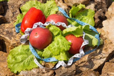 Spor ve diyet. Sebze ve taze su. Sağlıklı beslenme
