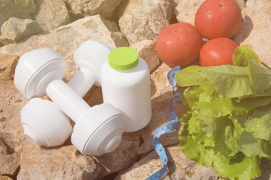 Spor ve diyet. Sebze ve taze su. Sağlıklı beslenme ve spor